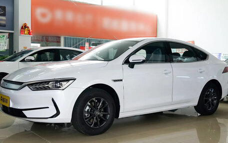 BYD Qin, 2025 год, 2 450 000 рублей, 4 фотография