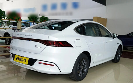 BYD Qin, 2025 год, 2 450 000 рублей, 8 фотография