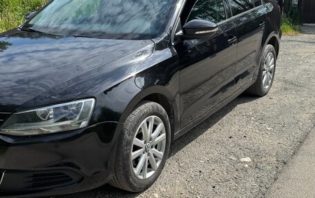 Volkswagen Jetta VI, 2013 год, 740 000 рублей, 3 фотография