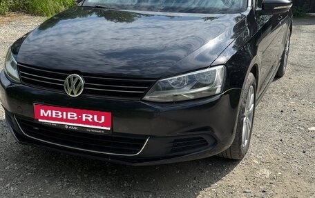 Volkswagen Jetta VI, 2013 год, 740 000 рублей, 2 фотография