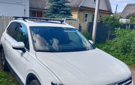 Volkswagen Tiguan II, 2018 год, 2 100 000 рублей, 1 фотография