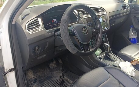 Volkswagen Tiguan II, 2018 год, 2 100 000 рублей, 5 фотография