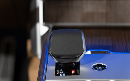 Land Rover Range Rover IV рестайлинг, 2025 год, 27 990 000 рублей, 16 фотография