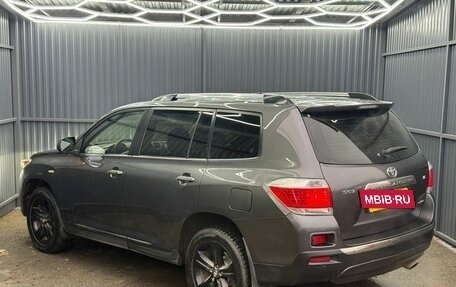 Toyota Highlander III, 2011 год, 1 899 000 рублей, 4 фотография