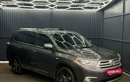 Toyota Highlander III, 2011 год, 1 899 000 рублей, 3 фотография