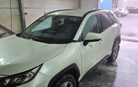 Toyota RAV4, 2019 год, 2 950 000 рублей, 2 фотография