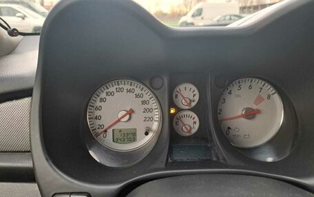 Mitsubishi Outlander III рестайлинг 3, 2004 год, 299 999 рублей, 9 фотография