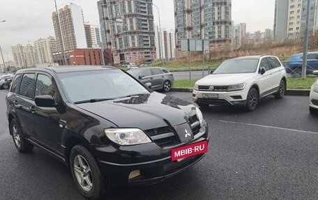 Mitsubishi Outlander III рестайлинг 3, 2004 год, 299 999 рублей, 3 фотография