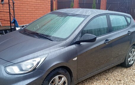 Hyundai Solaris II рестайлинг, 2013 год, 580 000 рублей, 2 фотография