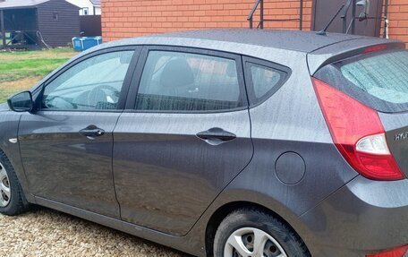 Hyundai Solaris II рестайлинг, 2013 год, 580 000 рублей, 3 фотография