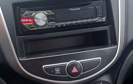 Hyundai Solaris II рестайлинг, 2013 год, 580 000 рублей, 8 фотография