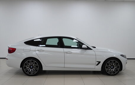 BMW 3 серия, 2018 год, 2 742 000 рублей, 5 фотография