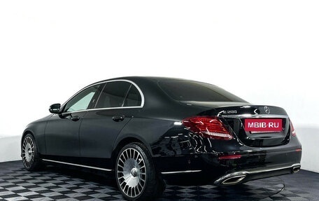 Mercedes-Benz E-Класс, 2017 год, 2 397 000 рублей, 7 фотография