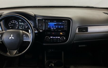 Mitsubishi Outlander III рестайлинг 3, 2014 год, 1 470 000 рублей, 5 фотография