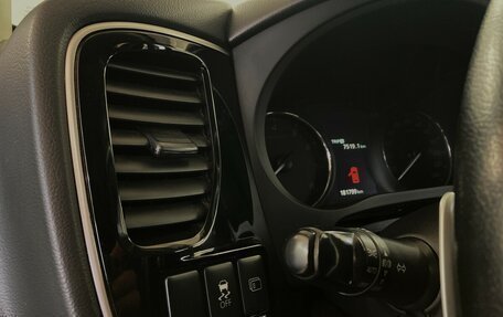 Mitsubishi Outlander III рестайлинг 3, 2014 год, 1 470 000 рублей, 10 фотография