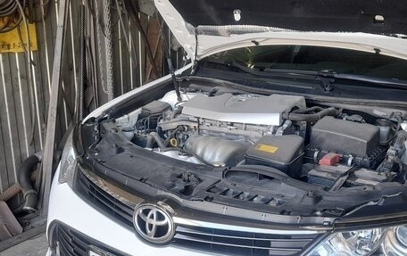 Toyota Camry, 2015 год, 2 300 000 рублей, 2 фотография