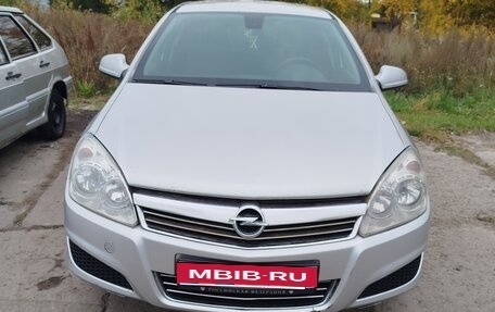 Opel Astra H, 2011 год, 403 000 рублей, 1 фотография