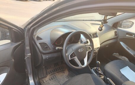 Hyundai Solaris II рестайлинг, 2015 год, 850 000 рублей, 2 фотография