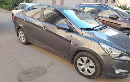 Hyundai Solaris II рестайлинг, 2015 год, 850 000 рублей, 5 фотография