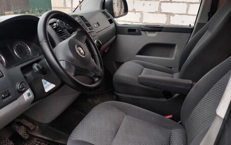 Volkswagen Caravelle T5, 2012 год, 1 800 000 рублей, 10 фотография