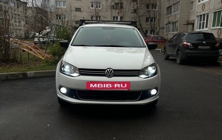 Volkswagen Polo VI (EU Market), 2012 год, 695 000 рублей, 2 фотография