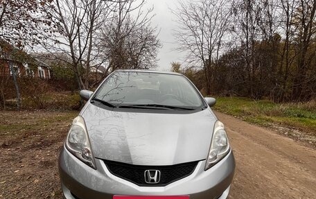 Honda Fit III, 2010 год, 950 000 рублей, 1 фотография