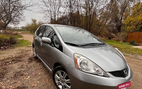 Honda Fit III, 2010 год, 950 000 рублей, 2 фотография