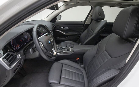 BMW 3 серия, 2021 год, 2 710 000 рублей, 10 фотография