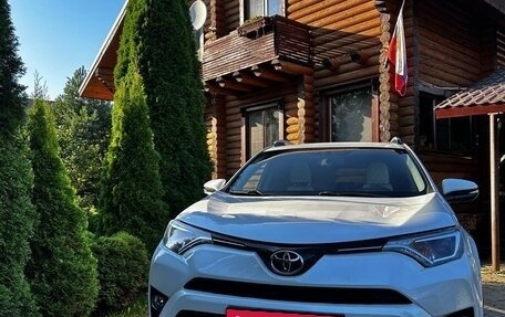 Toyota RAV4, 2016 год, 2 250 000 рублей, 1 фотография