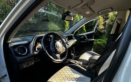 Toyota RAV4, 2016 год, 2 250 000 рублей, 12 фотография