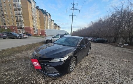 Toyota Camry, 2018 год, 2 600 000 рублей, 2 фотография