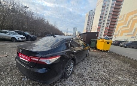 Toyota Camry, 2018 год, 2 600 000 рублей, 4 фотография
