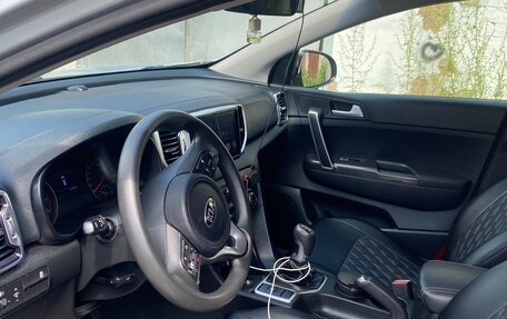 KIA Sportage IV рестайлинг, 2018 год, 1 600 000 рублей, 8 фотография