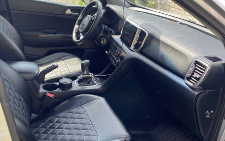 KIA Sportage IV рестайлинг, 2018 год, 1 600 000 рублей, 9 фотография