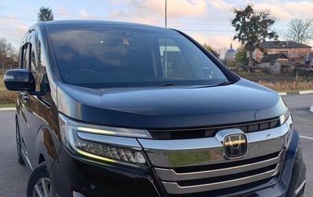 Honda Stepwgn IV, 2017 год, 2 380 000 рублей, 2 фотография