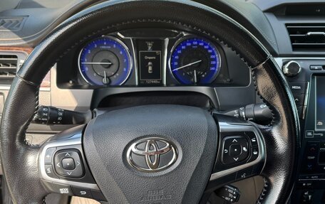 Toyota Camry, 2017 год, 2 350 000 рублей, 6 фотография