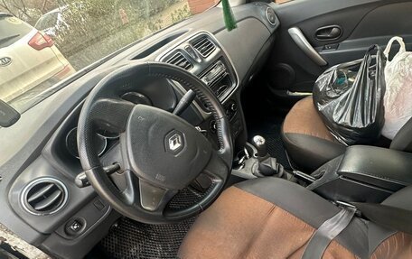 Renault Logan II, 2016 год, 195 000 рублей, 6 фотография