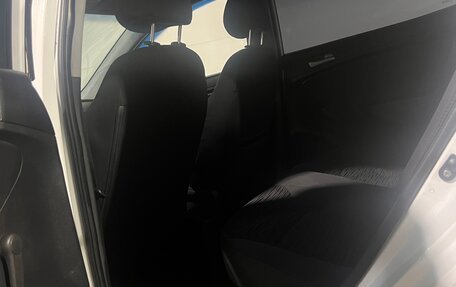 Hyundai Solaris II рестайлинг, 2015 год, 430 000 рублей, 7 фотография