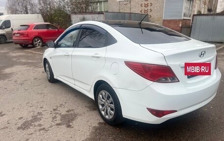 Hyundai Solaris II рестайлинг, 2015 год, 430 000 рублей, 4 фотография