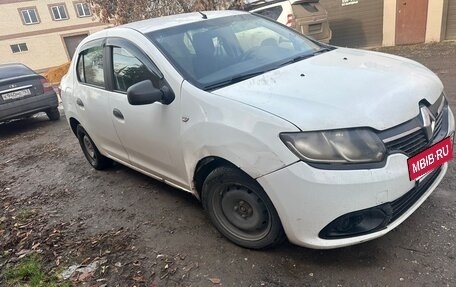 Renault Logan II, 2016 год, 195 000 рублей, 2 фотография