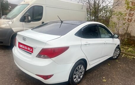 Hyundai Solaris II рестайлинг, 2015 год, 430 000 рублей, 2 фотография