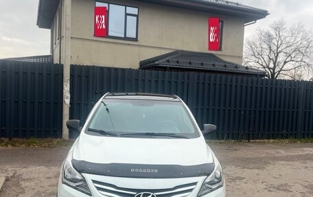 Hyundai Solaris II рестайлинг, 2015 год, 430 000 рублей, 3 фотография