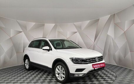 Volkswagen Tiguan II, 2017 год, 2 395 000 рублей, 2 фотография