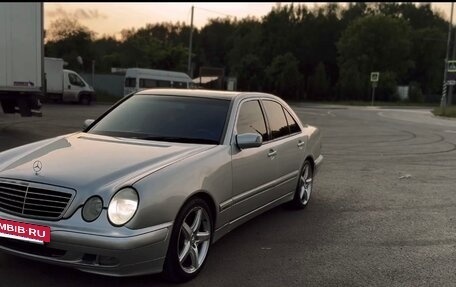 Mercedes-Benz E-Класс, 2001 год, 749 990 рублей, 3 фотография