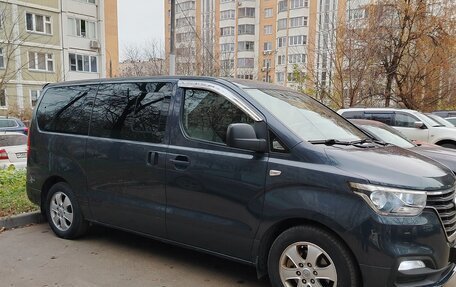 Hyundai Grand Starex Grand Starex I рестайлинг 2, 2019 год, 3 200 000 рублей, 5 фотография