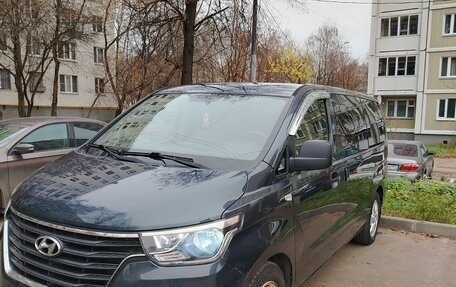 Hyundai Grand Starex Grand Starex I рестайлинг 2, 2019 год, 3 200 000 рублей, 8 фотография