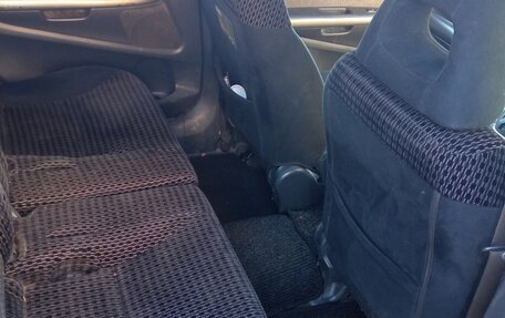 Honda Stream I рестайлинг, 2002 год, 350 000 рублей, 8 фотография