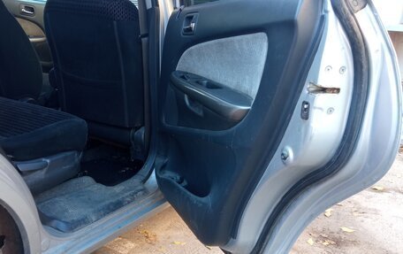 Honda Stream I рестайлинг, 2002 год, 350 000 рублей, 9 фотография