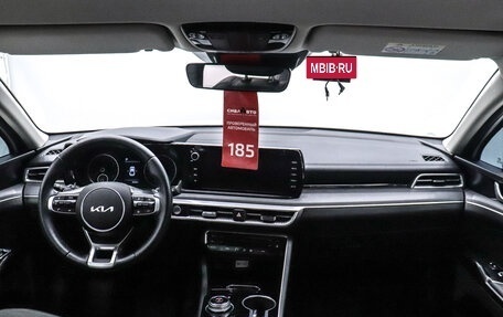 KIA K5, 2021 год, 2 700 000 рублей, 24 фотография