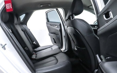 KIA K5, 2021 год, 2 700 000 рублей, 28 фотография